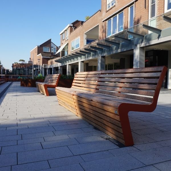 FalcoLinea straatmeubilair in Winkelcentrum Hellevoetsluis